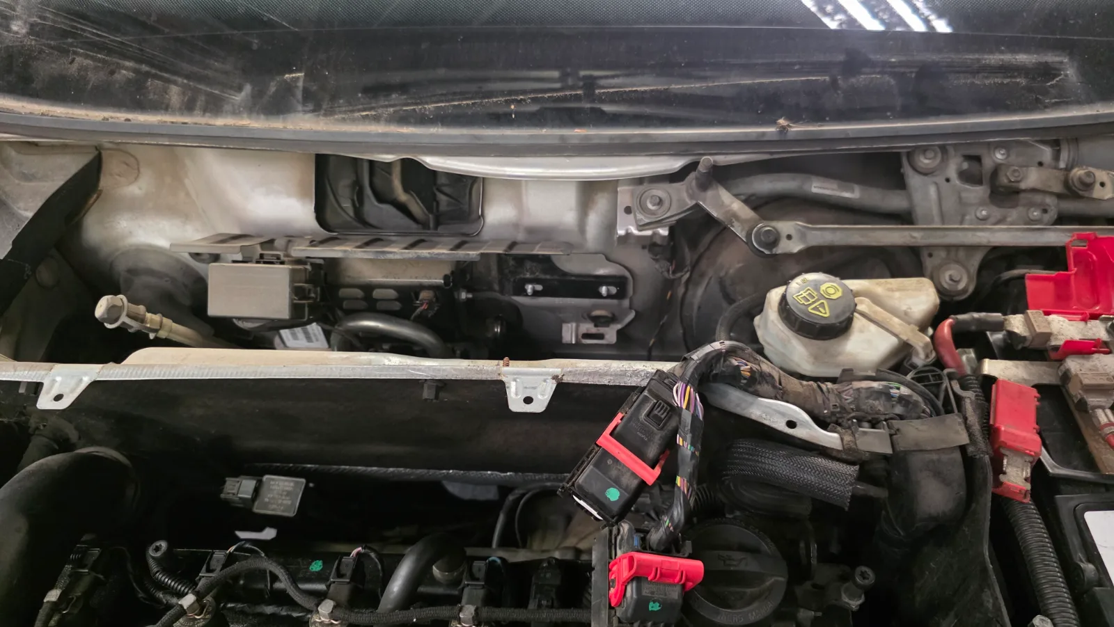 Emplacement calculateur Volvo XC70 2 D5 2.4 215 ch — photo 2