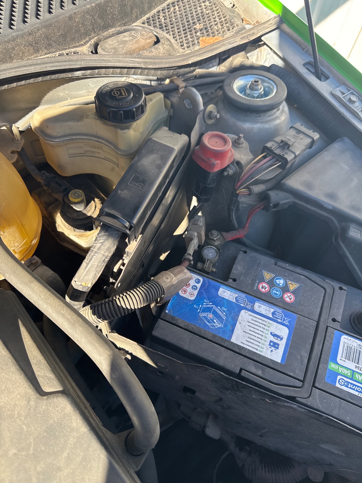 Emplacement calculateur Renault Clio 2 1.4 16V 98 ch — photo 3
