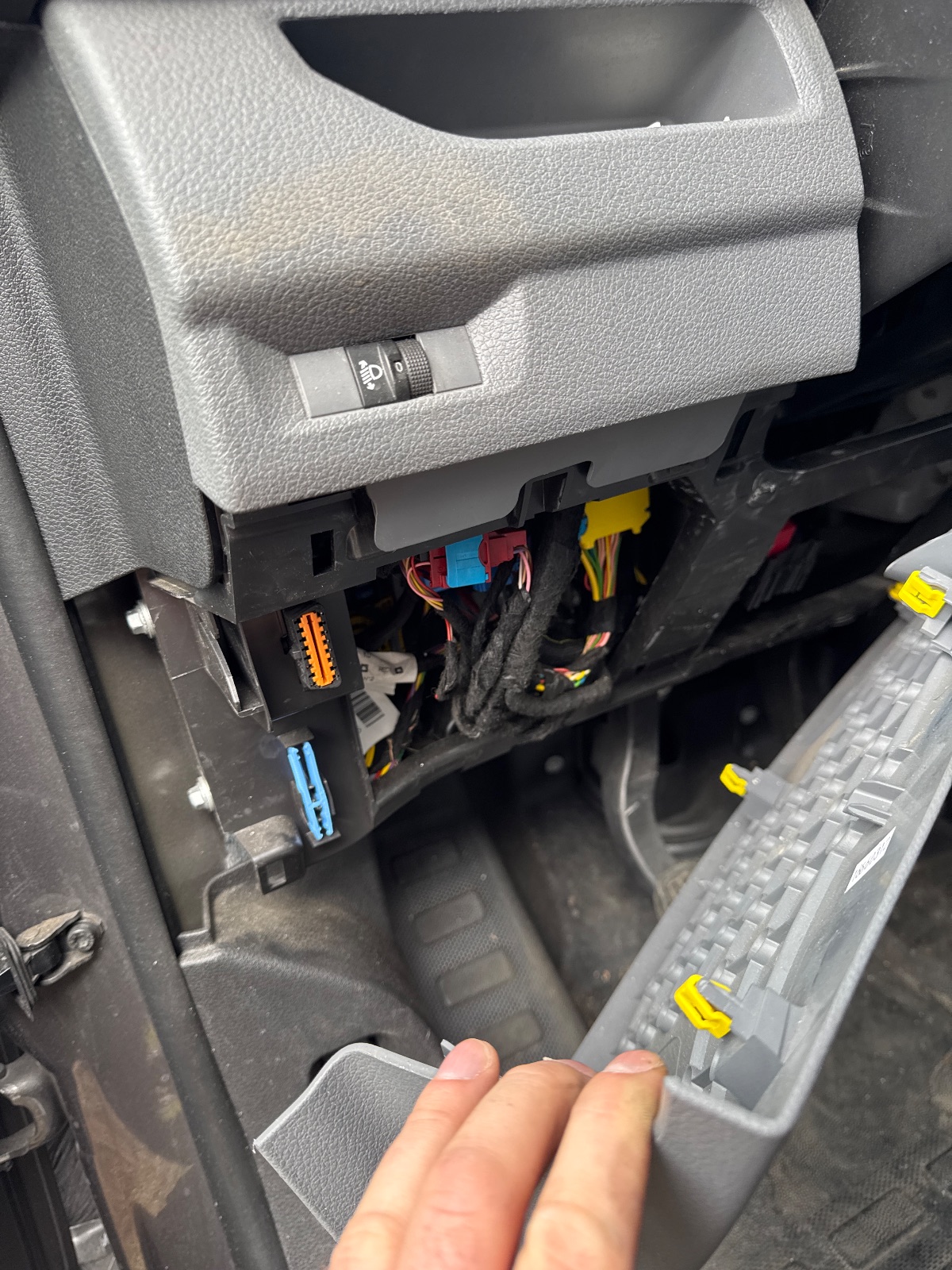 Emplacement calculateur Peugeot Expert 3 1.5 BlueHdi 120 ch — photo 2