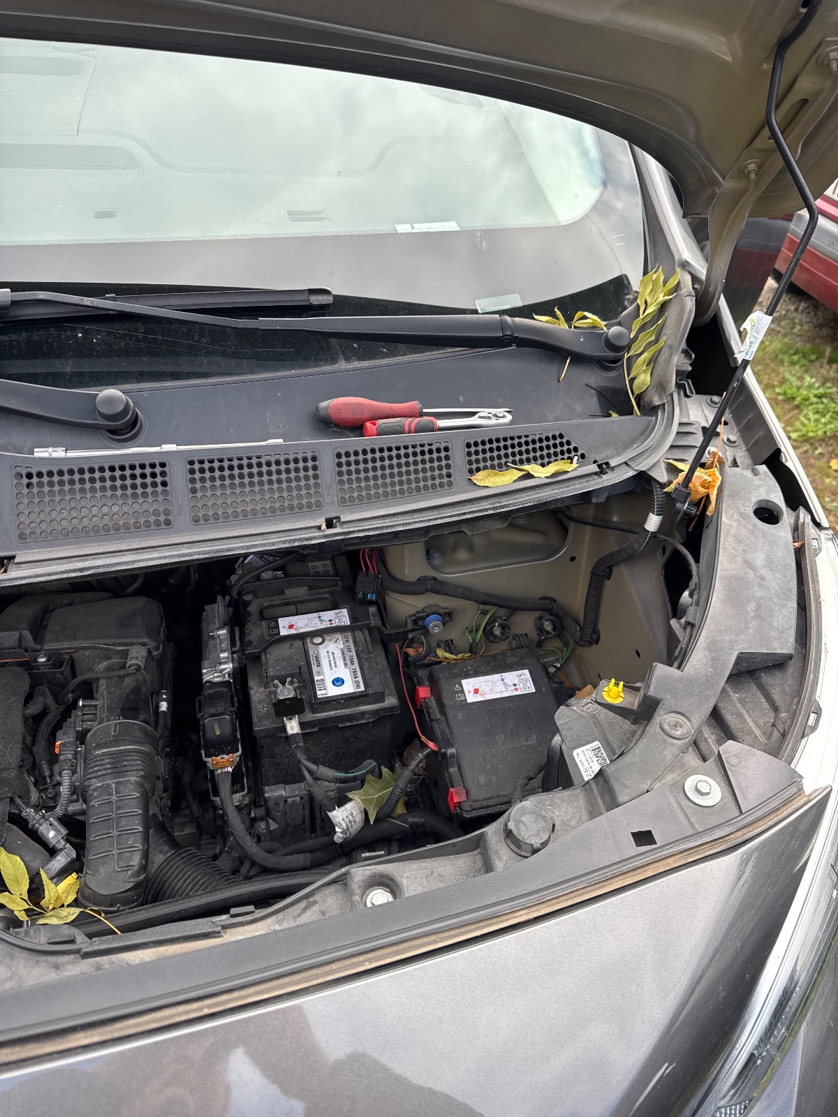 Emplacement calculateur Peugeot Expert 3 1.5 BlueHdi 120 ch — photo 2