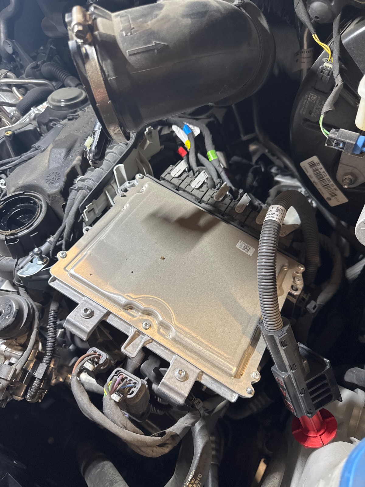 Emplacement calculateur Mercedes Sprinter 907 317 2.0 CDI 170 ch — photo 3