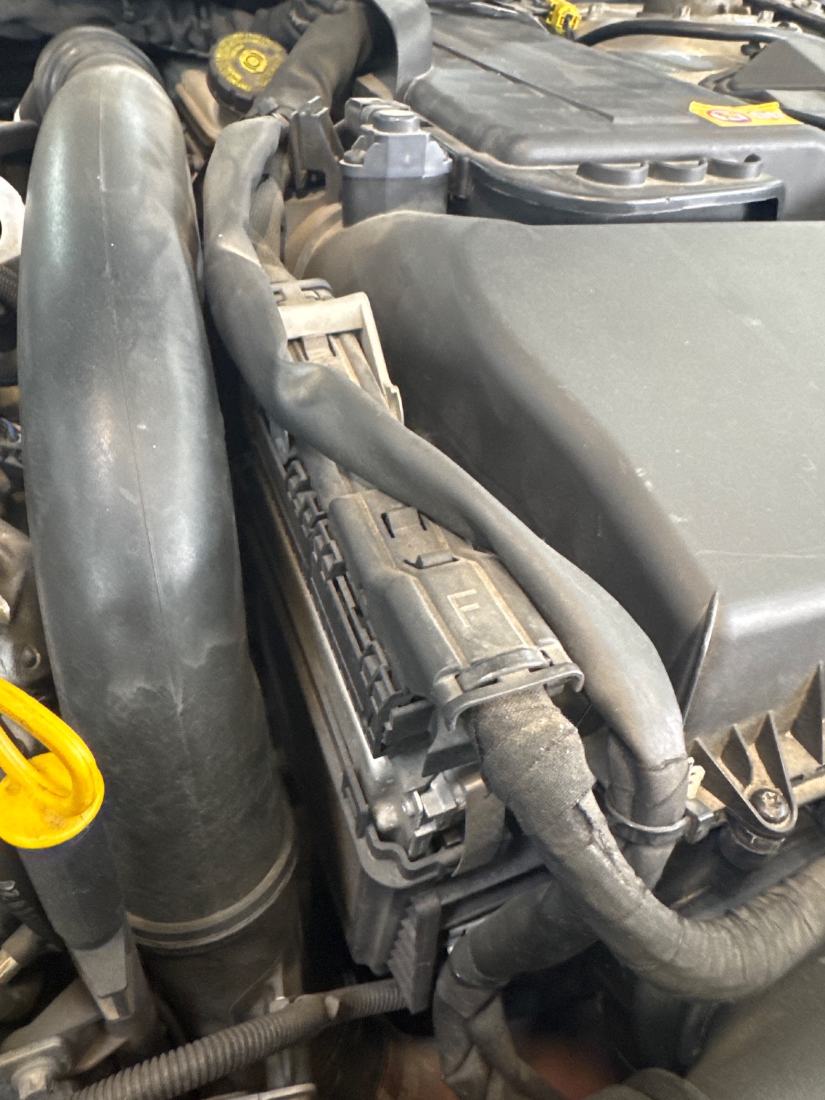 Emplacement calculateur Mercedes CLA C117 220 CDI 170 cv . — photo 3