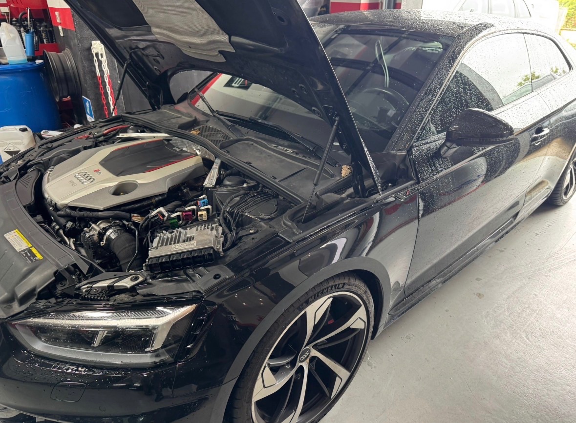 Emplacement calculateur Audi RS5 F5 2.9 TFSI V6 450 ch — photo 2