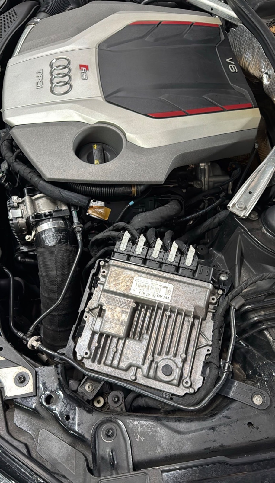 Emplacement calculateur Audi RS5 F5 2.9 TFSI V6 450 ch — photo 4